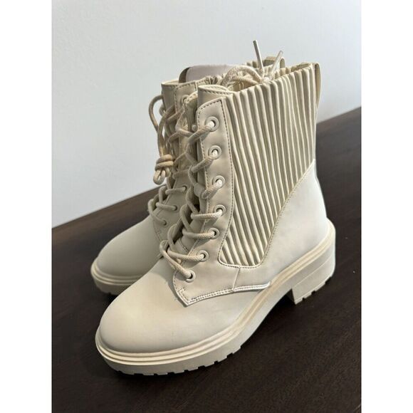 Amazon Essentials Women's Lace-Up Combat Boots 5.5 Rubberized Chunky Outsole - Picture 5 of 7